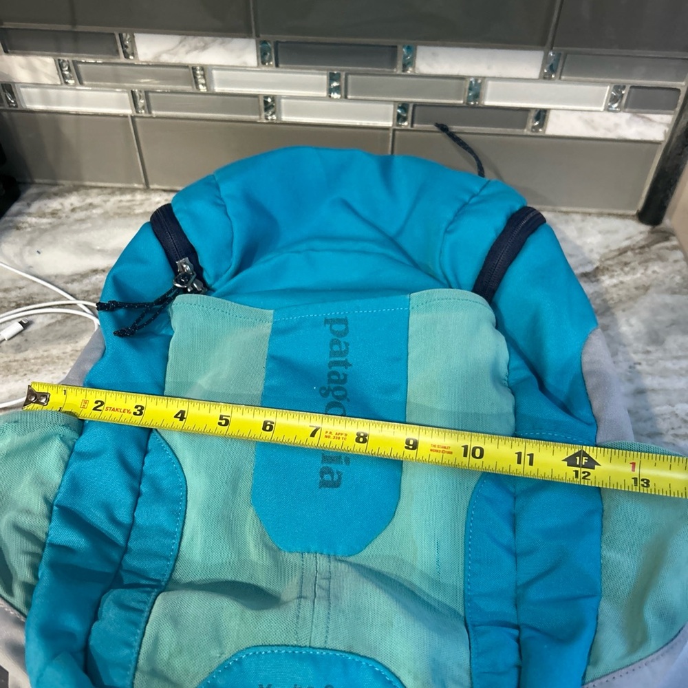 Patagonia Yerba 24L Backpack  Blue Teal Hiking Camping Unisex Padded Work School - Picture 10 of 12